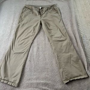 Womens Maurice’s size 16R khaki pants. In good condition.